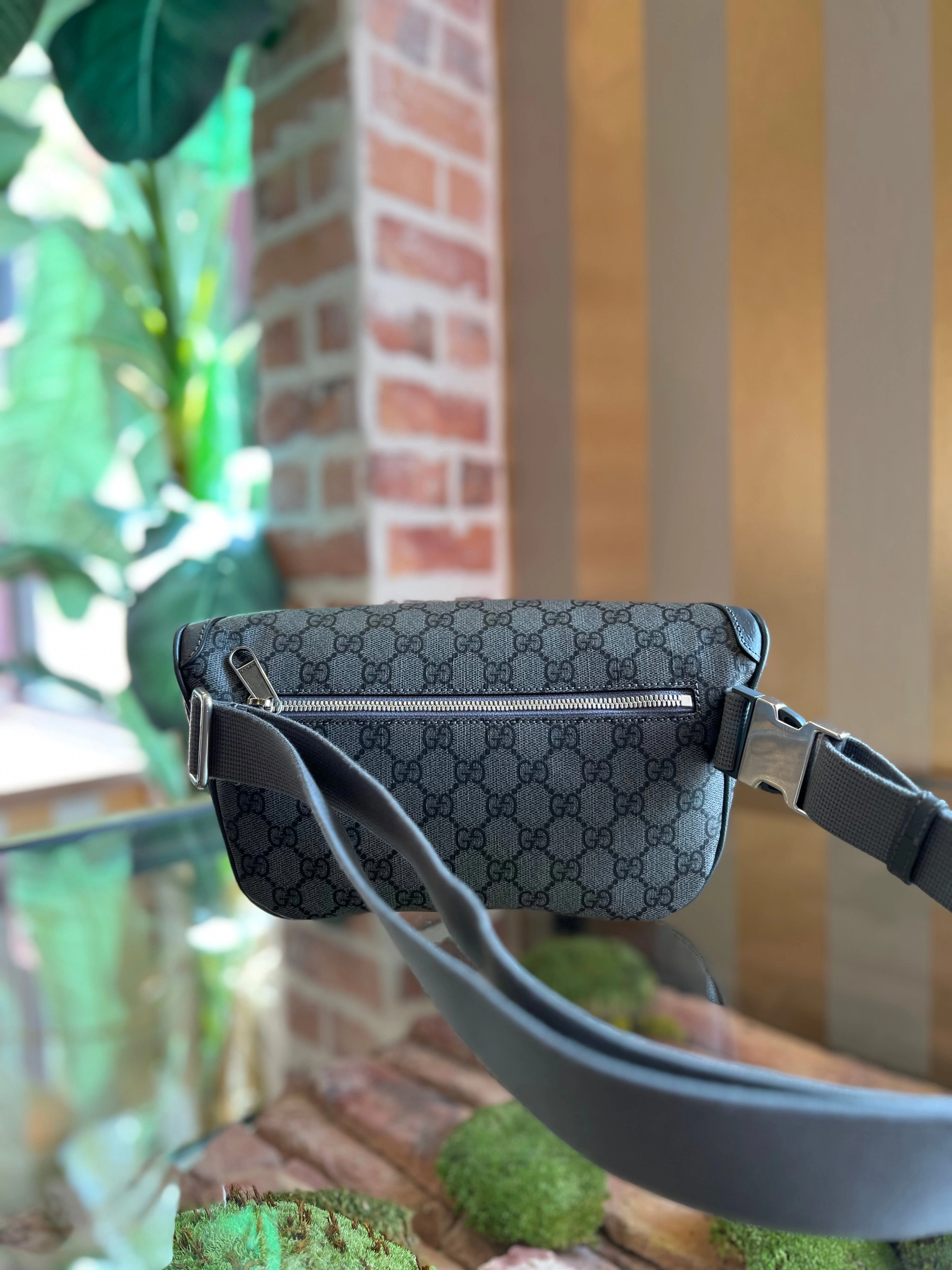 GUCCI Ophidia Medium GG Supreme Canvas Belt Bag