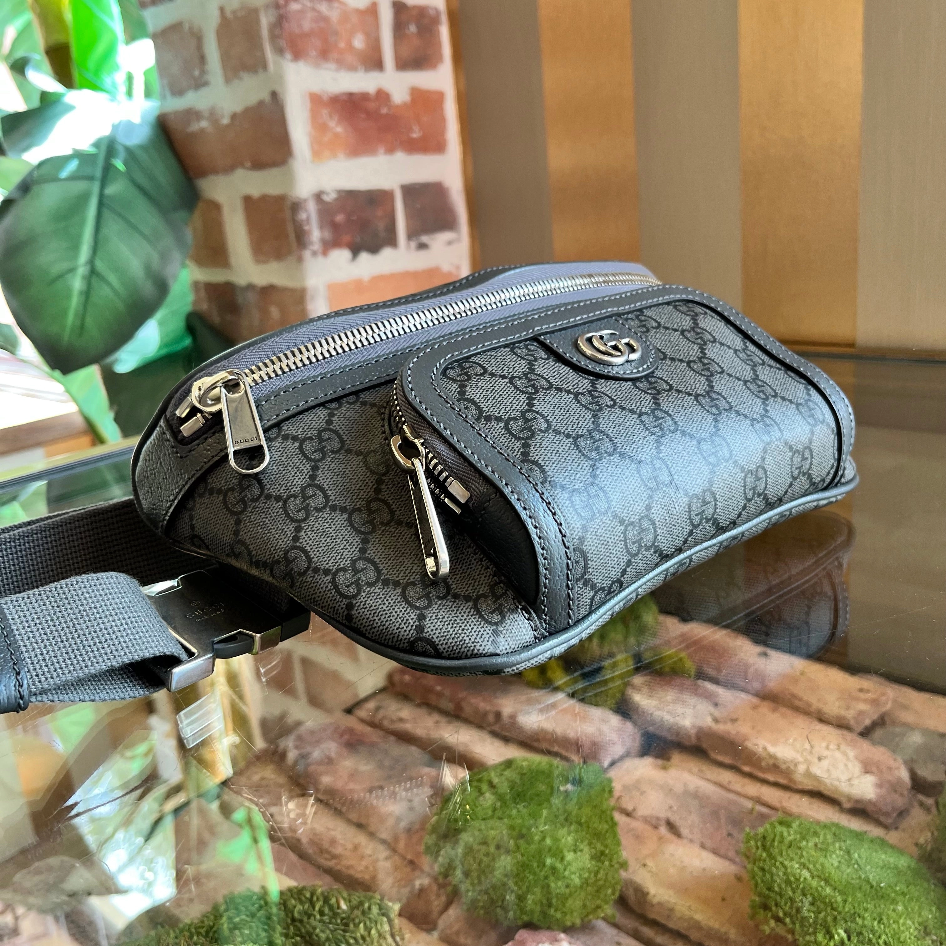 GUCCI Ophidia Medium GG Supreme Canvas Belt Bag