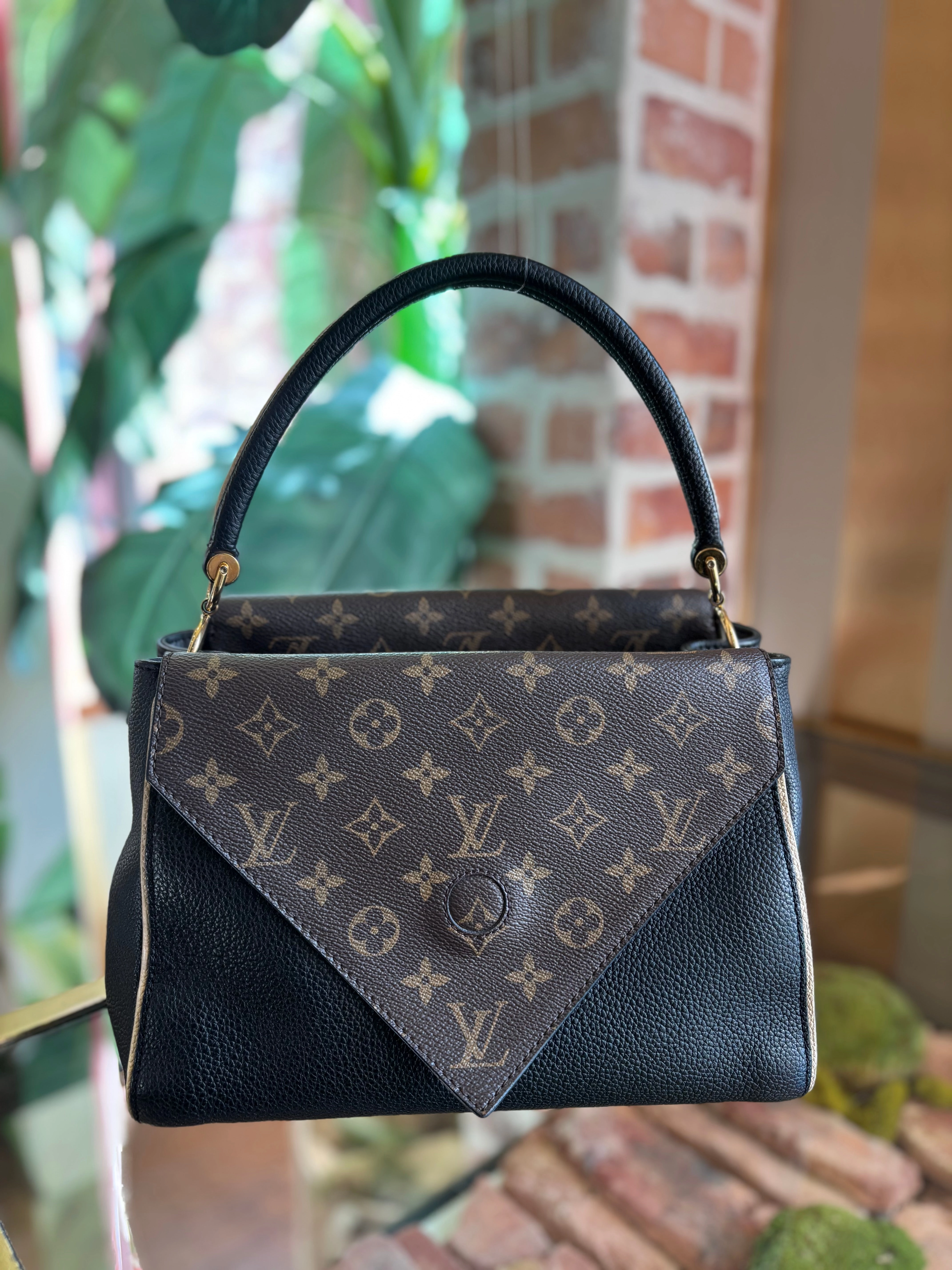 LOUIS VUITTON Monogram Double V Shoulder Bag