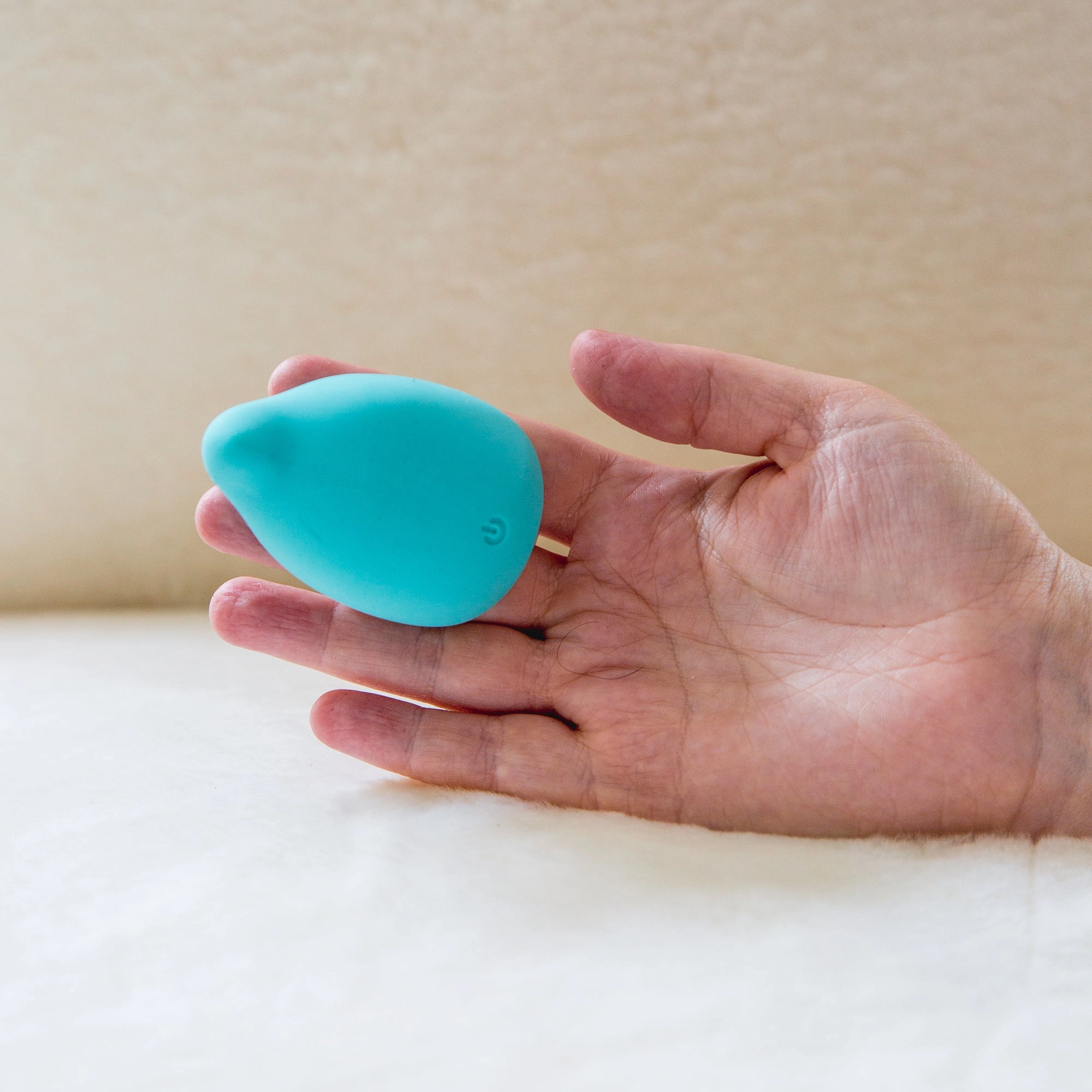 Yumi Rechargeable Finger Vibe