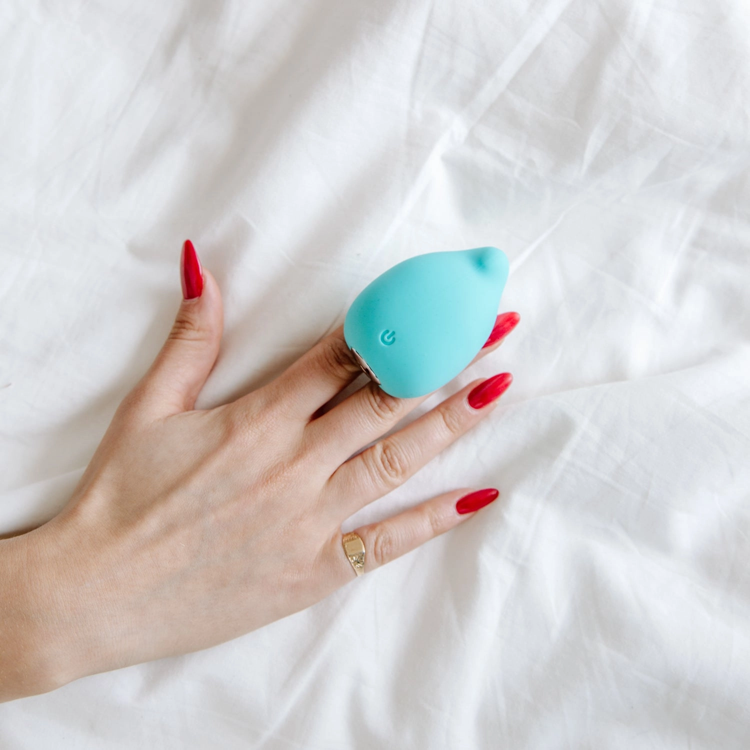 Yumi Rechargeable Finger Vibe